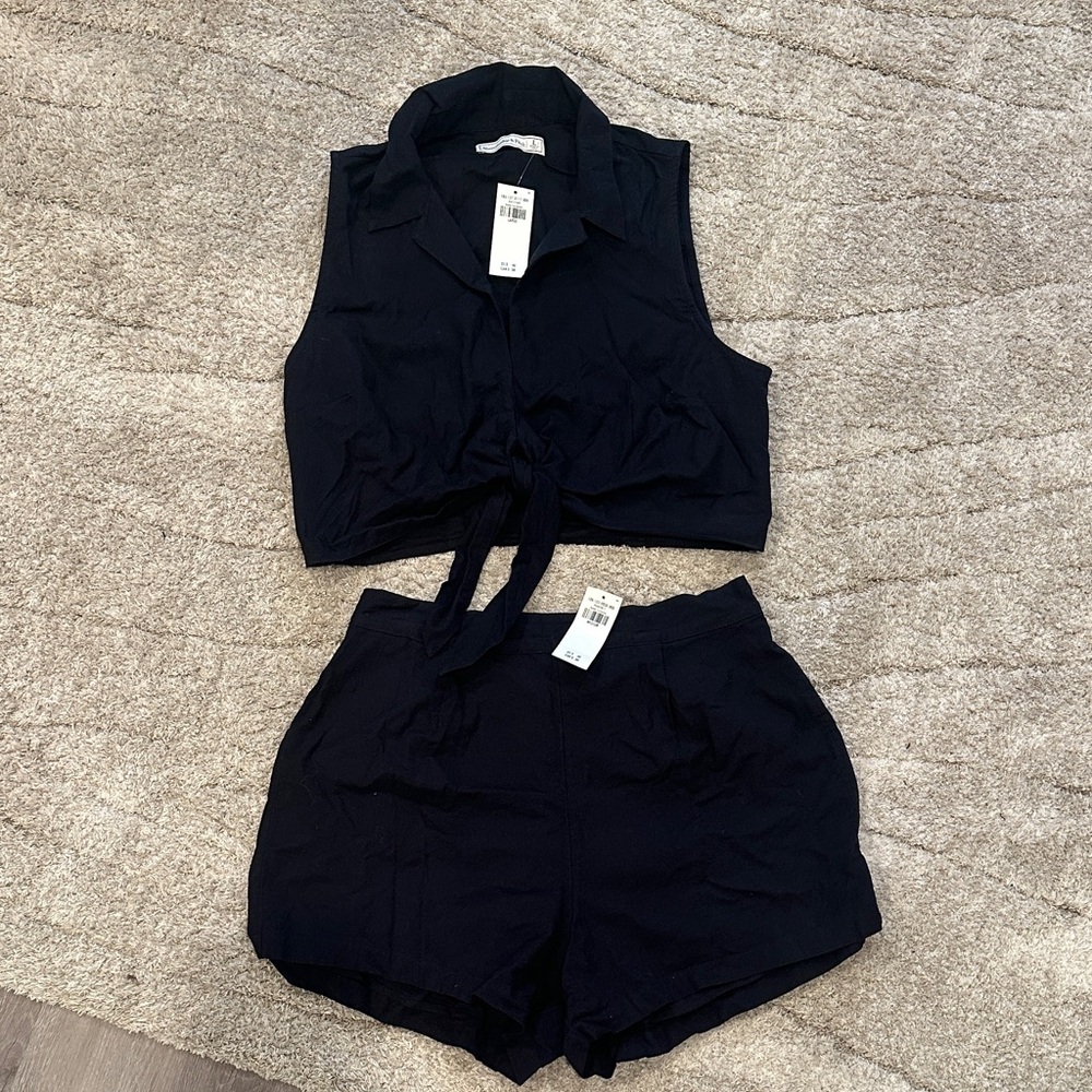 Abercrombie & Fitch Black Tie-Front Crop Top